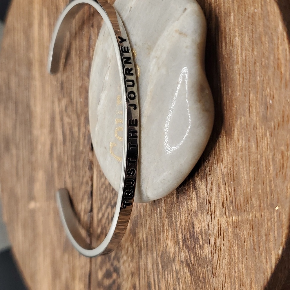 B2910 trust the journey cuff bracelet‎